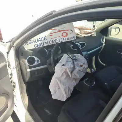 Veículo de Sucata renault clio iii dynamique do ano 2012 alimentado k9k770