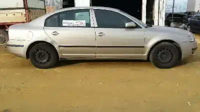 Veículo de Sucata skoda superb (3u4) classic do ano 2004 alimentado awx