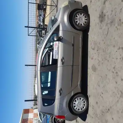 Veículo de Sucata RENAULT GRAND MODUS Authentique do ano 2009 alimentado D4F740