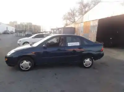 Veicolo di demolizione ford focus berlina (cak) ambiente dell'anno 2001 alimentato c9db