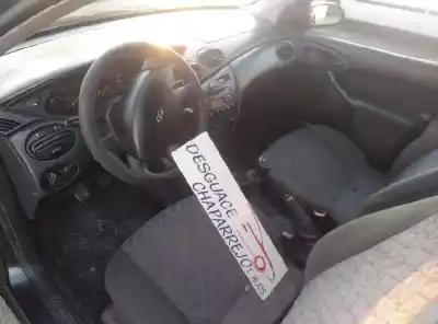 Veicolo di demolizione ford focus berlina (cak) ambiente dell'anno 2001 alimentato c9db