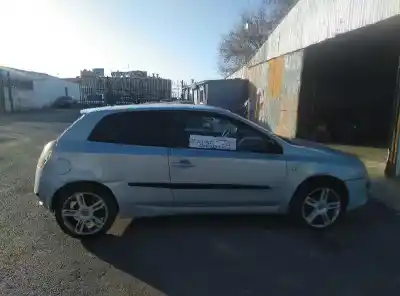 Veicolo di demolizione fiat stilo multi wagon (192) 1.6 16v dell'anno 2001 alimentato 182b6000
