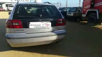 Véhicule à la ferraille volvo v40 familiar 1.9 d de l'année 2000 alimenté d4192t2