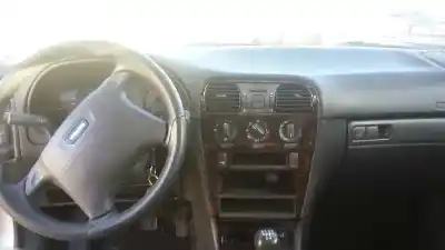 Véhicule à la ferraille volvo v40 familiar 1.9 d de l'année 2000 alimenté d4192t2