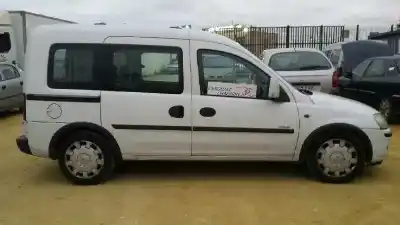 Vehicul casat opel combo familiar al anului 2006 alimentat z13dt