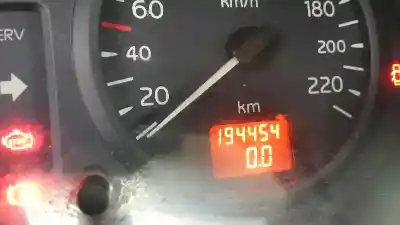 Véhicule à la ferraille renault                                            clio ii fase ii (b/cb0)                                                                                                                                                                                                                                    authentique                                                                                                                                                                                                                                                de l'année 2002 alimenté k9kb7