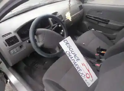 Veicolo di demolizione kia rio ipanema berlina dell'anno 2005 alimentato a5d