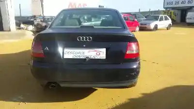 Veículo de Sucata audi a4 berlina (b5) 1.8 do ano 2000 alimentado avv