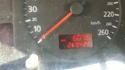 Veículo de Sucata audi a4 berlina (b5) 1.8 do ano 2000 alimentado avv