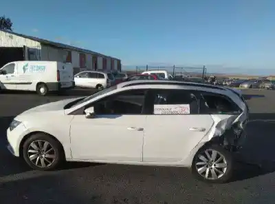 Veicolo di demolizione seat leon st (5f8) reference dell'anno 2014 alimentato clh