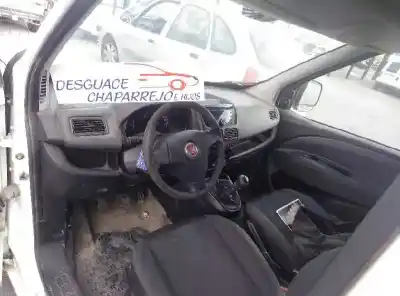 Veículo de Sucata fiat doblo cargo basis kombi do ano 2011 alimentado 198a3000
