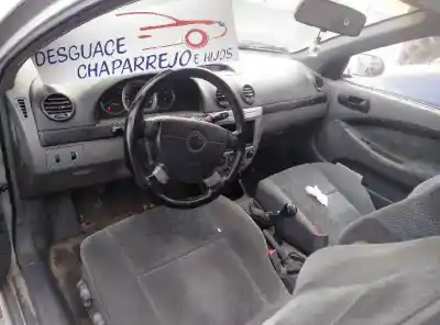Véhicule à la ferraille daewoo lacetti cdx de l'année 2004 alimenté f16d3