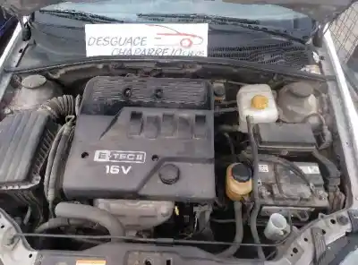 Véhicule à la ferraille daewoo lacetti cdx de l'année 2004 alimenté f16d3