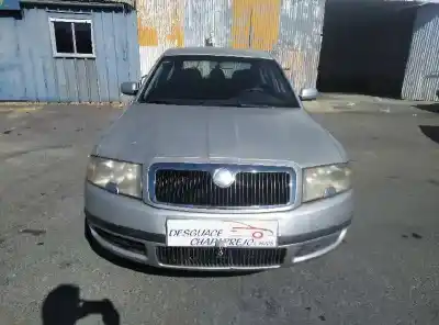 Veículo de Sucata SKODA SUPERB (3U4) Classic do ano 2003 alimentado AWX