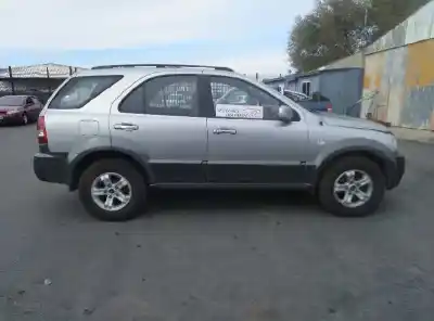 Véhicule à la ferraille kia sorento 2.5 crdi ex de l'année 2003 alimenté d4cb