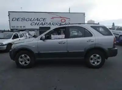 Véhicule à la ferraille kia sorento 2.5 crdi ex de l'année 2003 alimenté d4cb