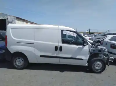 Véhicule à la ferraille opel combo d expression l1h1 de l'année 2017 alimenté 263a2000