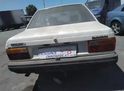 Véhicule à la ferraille renault   de l'année 1986 alimenté f8m