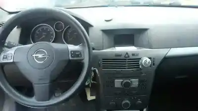 Veicolo di demolizione opel astra gtc enjoy dell'anno 2006 alimentato z14xep