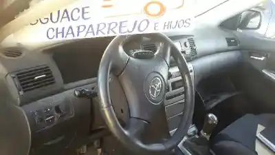 Veículo de Sucata toyota corolla (e12) 2.0 d-4d linea sol berlina do ano 2002 alimentado 1cdftv