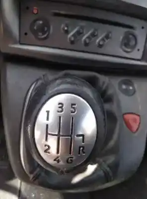 Veicolo di demolizione renault scenic ii authentique dell'anno 2004 alimentato f9q d8