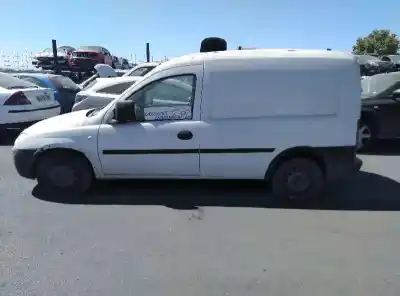 Veículo de Sucata opel combo corsa c do ano 2006 alimentado 