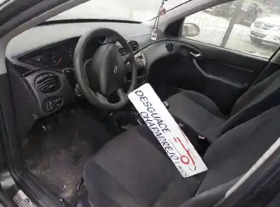 Verschrottungsfahrzeug ford focus berlina (cak) ghia des jahres 2000 angetrieben eddc