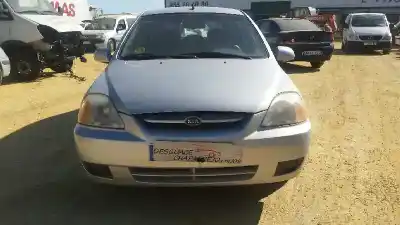 Véhicule à la ferraille kia rio ranchera de l'année 2002 alimenté a3d