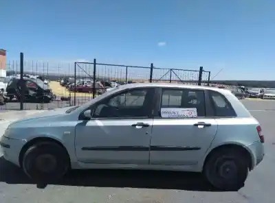 Veicolo di demolizione fiat stilo (192) 1.9 jtd 80 active dell'anno 2003 alimentato 192a3000