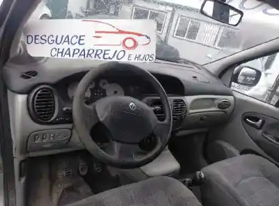 Scrapping Vehicle renault scenic rx4 (ja0) 1.9 dci sportway of the year 2002 powered f9q k7