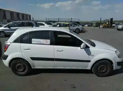 Veículo de Sucata kia rio 1.5 crdi do ano 2006 alimentado d4fa