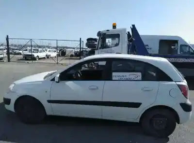 Veículo de Sucata kia rio 1.5 crdi do ano 2006 alimentado d4fa