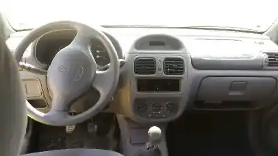 Здавання транспортного засобу renault   року 1998 потужний d7f