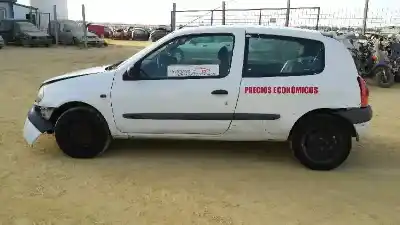 Здавання транспортного засобу renault   року 2000 потужний 