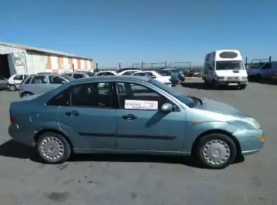 Veicolo di demolizione ford focus berlina (cak) ambiente dell'anno 2001 alimentato c9db