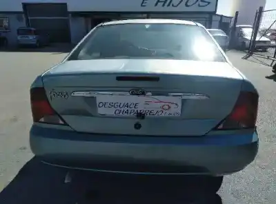 Veicolo di demolizione ford focus berlina (cak) ambiente dell'anno 2001 alimentato c9db