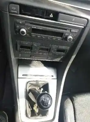 Veículo de Sucata audi a4 berlina (8e) 2.0 tdi 16v (103kw) do ano 2006 alimentado bre