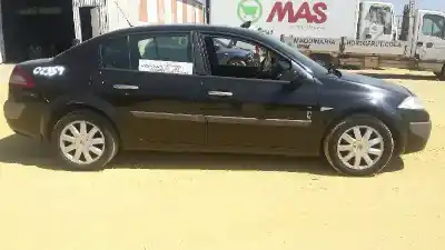 Véhicule à la ferraille renault megane ii berlina 5p confort dynamique de l'année 2007 alimenté 