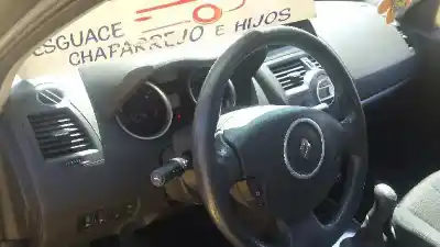 Véhicule à la ferraille renault megane ii berlina 5p confort dynamique de l'année 2007 alimenté 