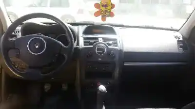 Véhicule à la ferraille renault megane ii berlina 5p confort dynamique de l'année 2007 alimenté 