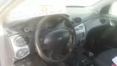 Veicolo di demolizione ford focus turnier (cak) ghia dell'anno 2004 alimentato f9da
