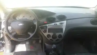 Veicolo di demolizione ford focus turnier (cak) ghia dell'anno 2004 alimentato f9da