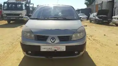 Scrapping Vehicle renault scenic ii authentique of the year 2003 powered f9q d8