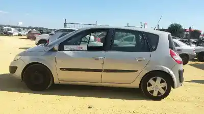 Scrapping Vehicle renault scenic ii authentique of the year 2003 powered f9q d8