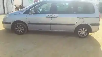 Sloopvoertuig peugeot 807 st universal mediterranea van het jaar 2004 aangedreven rht