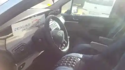 Sloopvoertuig peugeot 807 st universal mediterranea van het jaar 2004 aangedreven rht