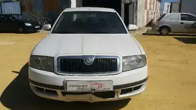 Veículo de Sucata skoda superb (3u4) classic do ano 2005 alimentado awx