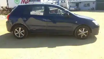 Veículo de Sucata toyota corolla (e12) 2.0 d-4d linea luna berlina do ano 2004 alimentado 1cdftv