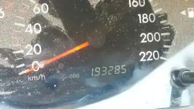 Veículo de Sucata toyota corolla (e12) 2.0 d-4d linea luna berlina do ano 2004 alimentado 1cdftv