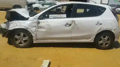 Veículo de Sucata hyundai i30 classic do ano 2011 alimentado d4fb